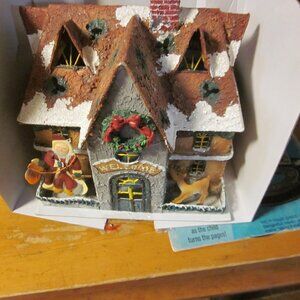 House Lantern In box Metal House Santa and reindeer tealite santa house